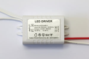 12 VDC 0.6 A SELV Power Supply for Qubino 0-10 V Dimmer Close-up